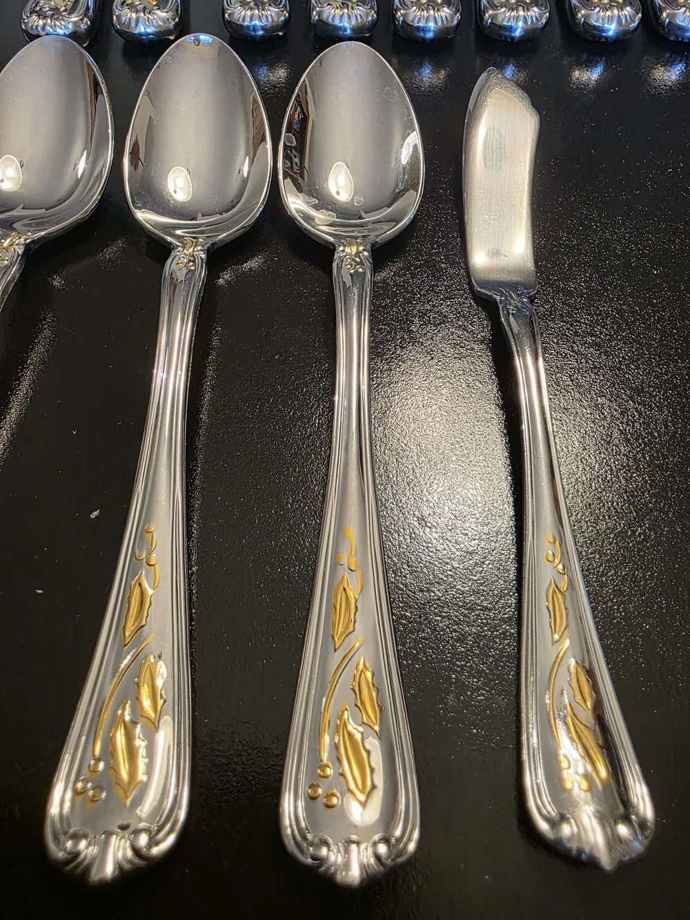 50 Piece Lenox Golden Holiday Stainless Flatware Setting For 9 Beautiful!!